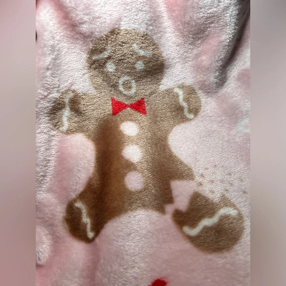 Envogue “Oh Snap Gingerbread” Plush Throw Blanket – Pink – 60x70